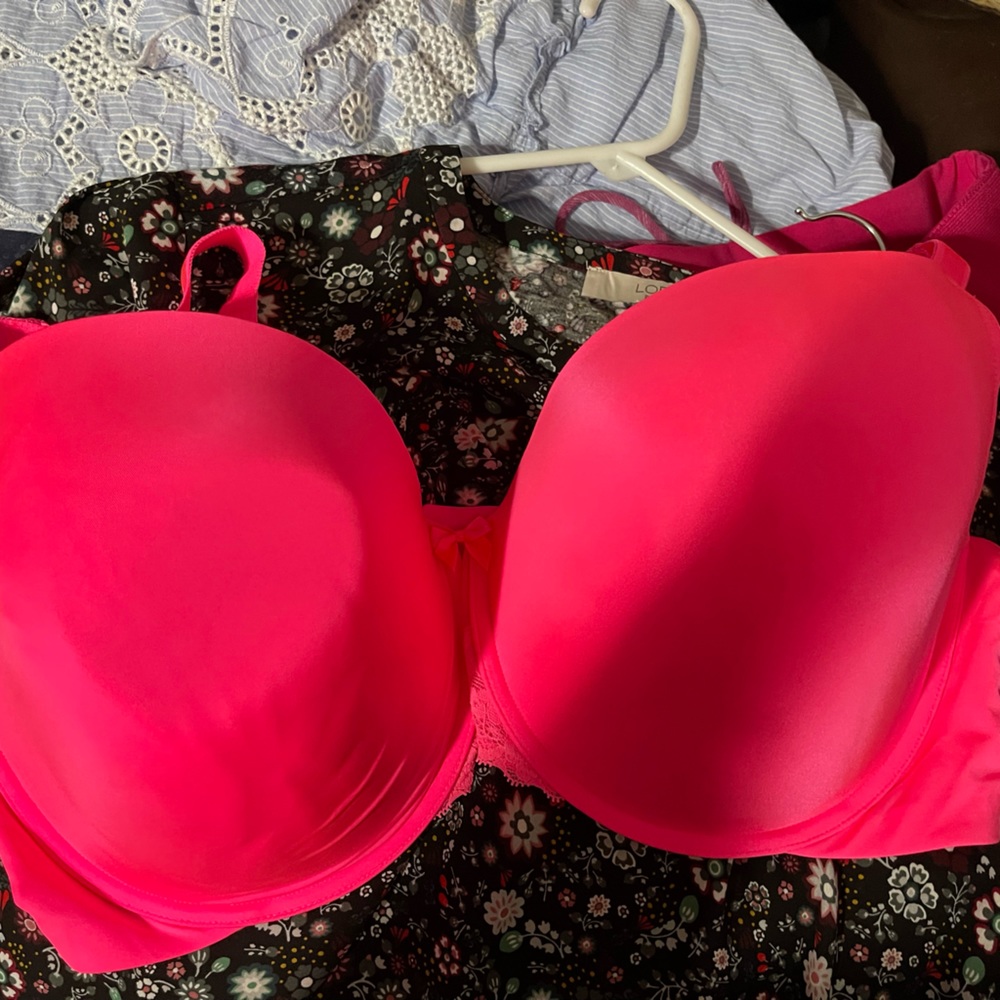 Unbranded Hot Pink T-Shirt Bra with Smooth Molded Cups